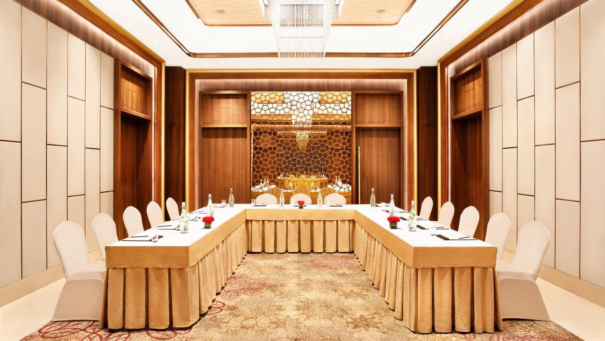 Taj Mahal Lucknow Ξενοδοχείο Εξωτερικό φωτογραφία