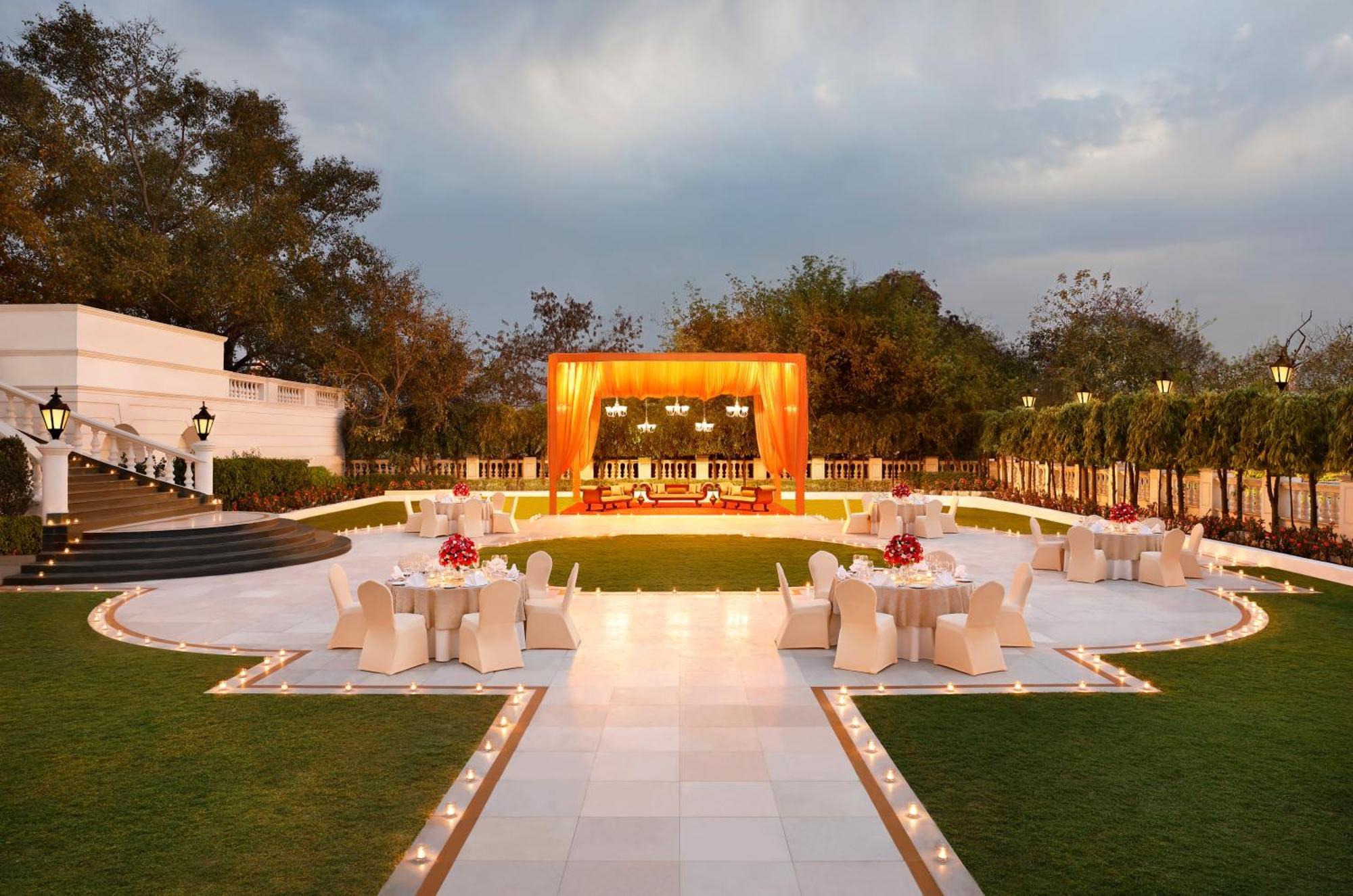 Taj Mahal Lucknow Ξενοδοχείο Εξωτερικό φωτογραφία